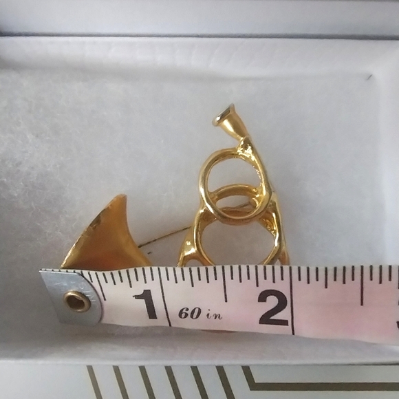 Vintage French Horn Brooch Pin - Picture 11 of 11